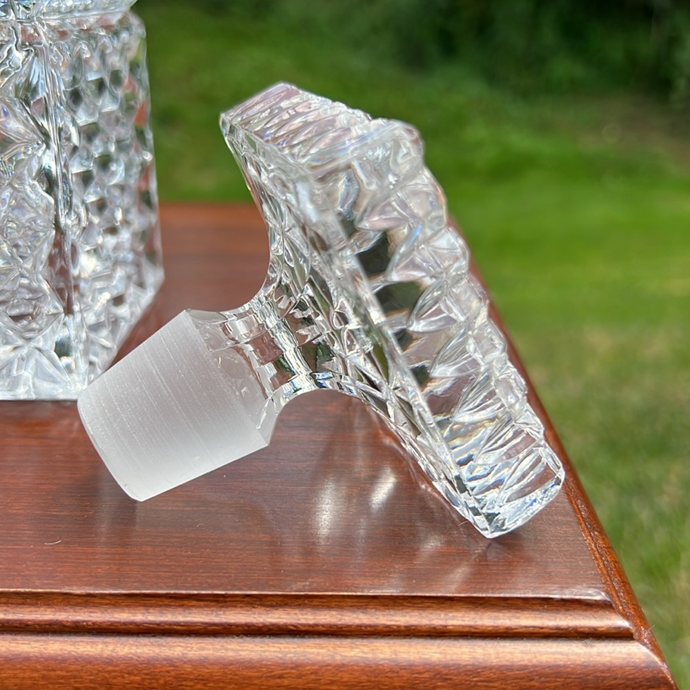 Heavy Cut Crystal Glass Liquor Decanter Whiskey Bourbon Vintage Parlor Lounge - Picture 6 of 13